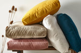 edle Samtstoffe für Kissen in leinen beige