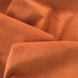Recycelter Samtstoff in der Farbe ocker