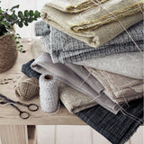 Edler Polsterstoff mit 70.000 Scheuertouren in der Farbe denim