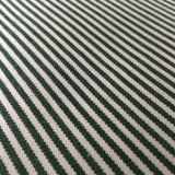 Baumwollstoff mit klassischen feinen Streifen in der Farbe grün