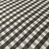 Baumwollstoff mit klassischen feinen Karos in der Farbe charcoal