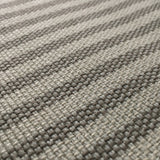 Streifen Outdoorstoff aus recyceltem Polypropylen in der Farbe taupe